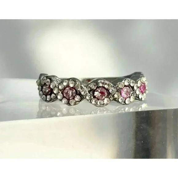 Vintage Jewelry - Vintage Crossover Shank Amethyst Colored Multistone Silver Tone Ring - size 8.5